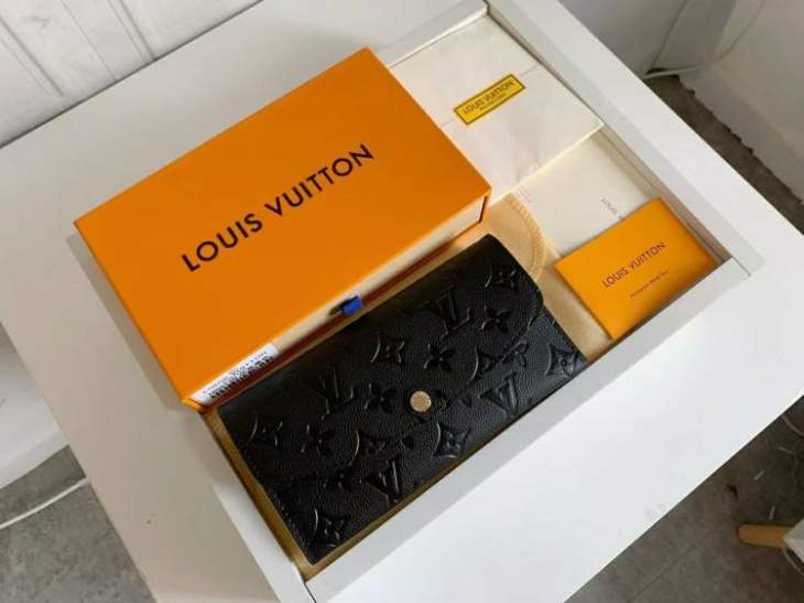 Picture of Louis Vuitton Wallets _SKUfw223582751fw